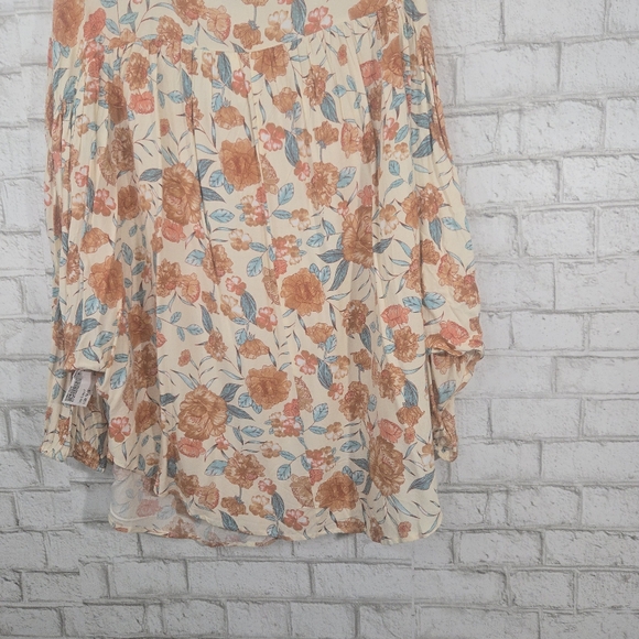 NWT Hayden long sleeve blouse - Picture 14 of 16